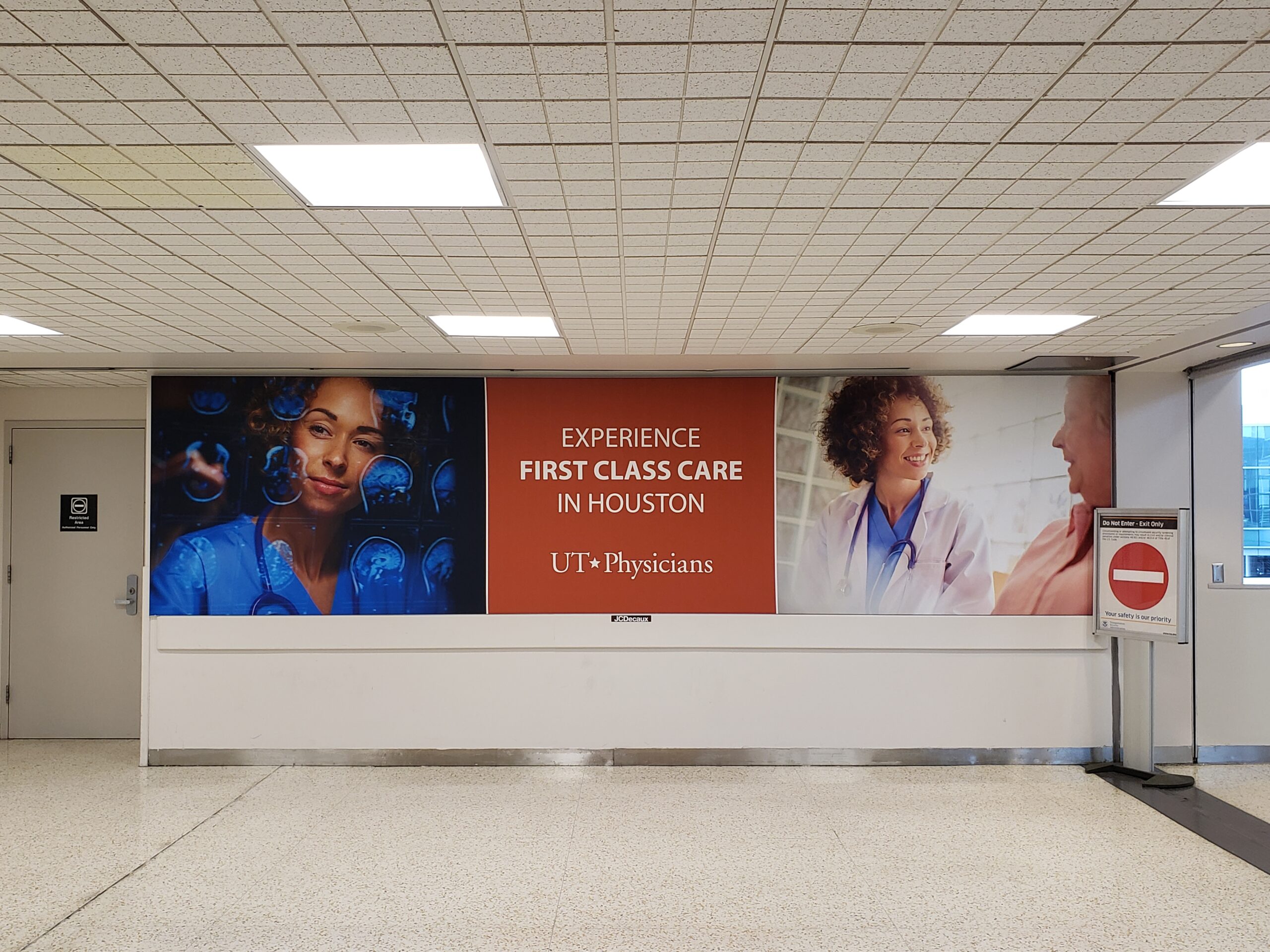 Printed Wall Mural at William P. Hobby Airport-scaled